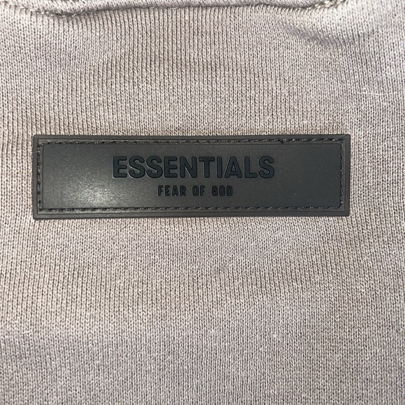 Essentials Fear of God Crewneck - Picture 3 of 3